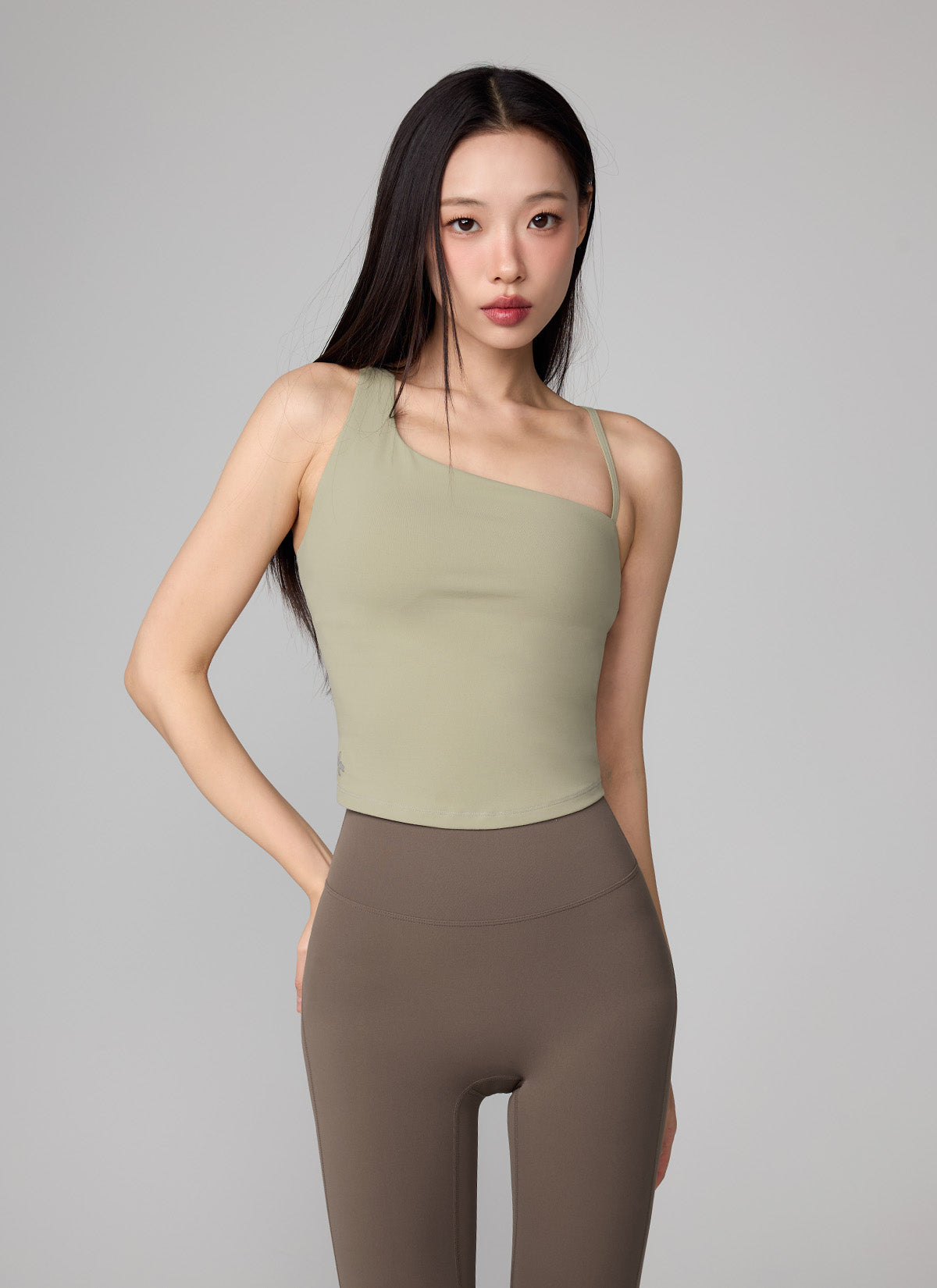 Unbalanced Strap Crop Top