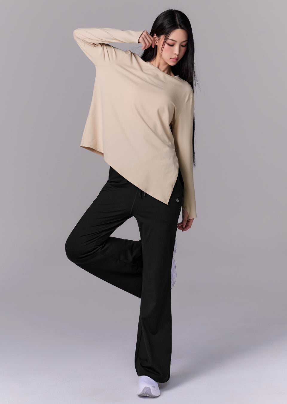Peach-like One-Slit Loose Fit Long Sleeve