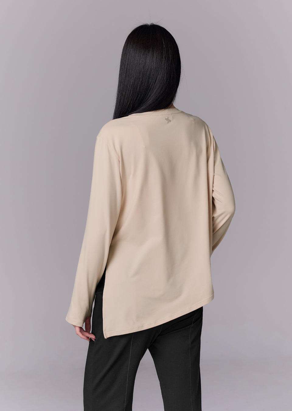 Peach-like One-Slit Loose Fit Long Sleeve
