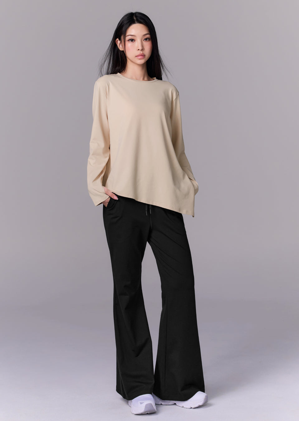 Peach-like One-Slit Loose Fit Long Sleeve
