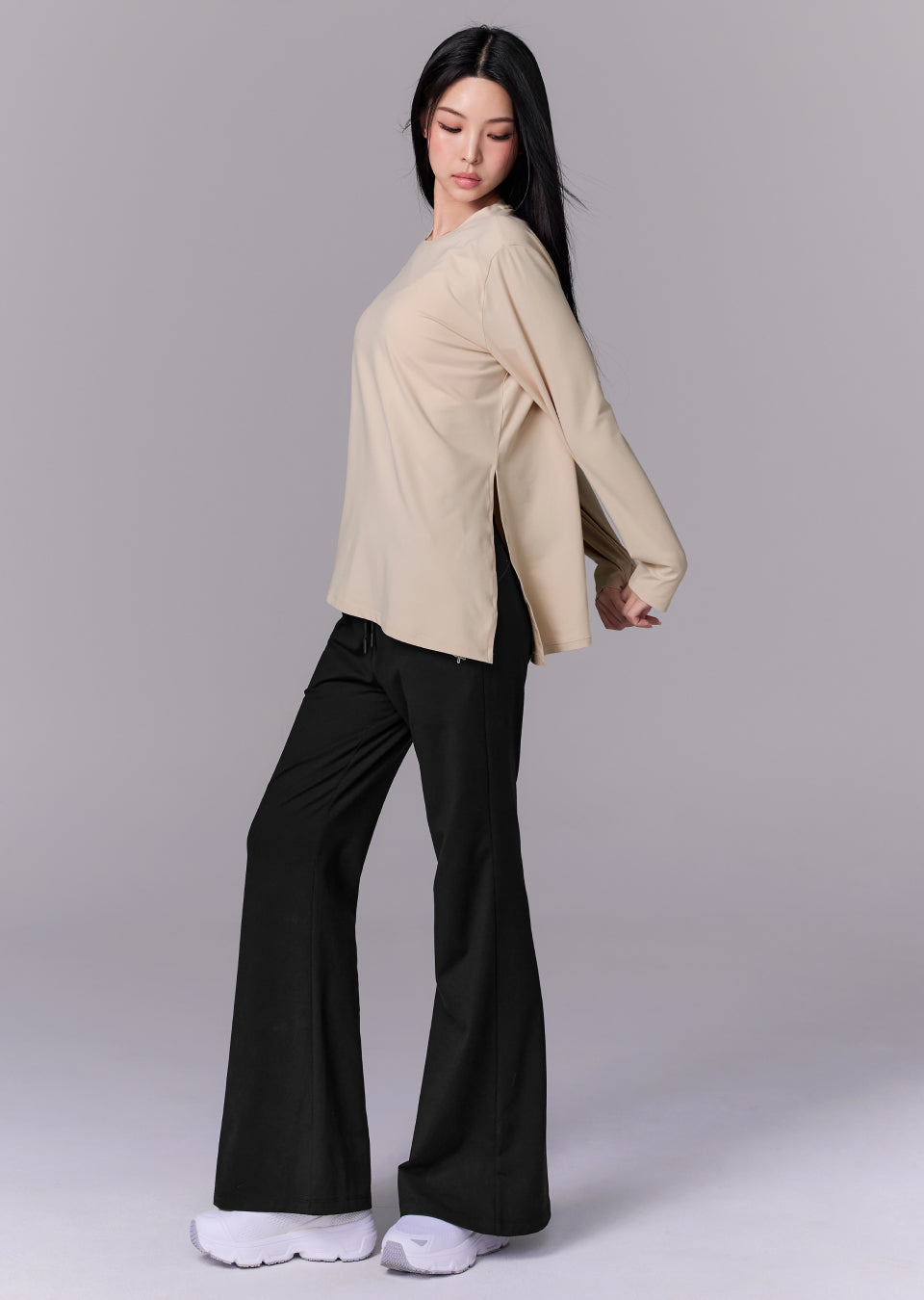 Peach-like One-Slit Loose Fit Long Sleeve
