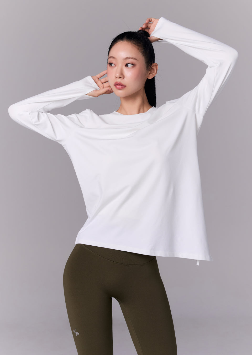 Peach-like One-Slit Loose Fit Long Sleeve