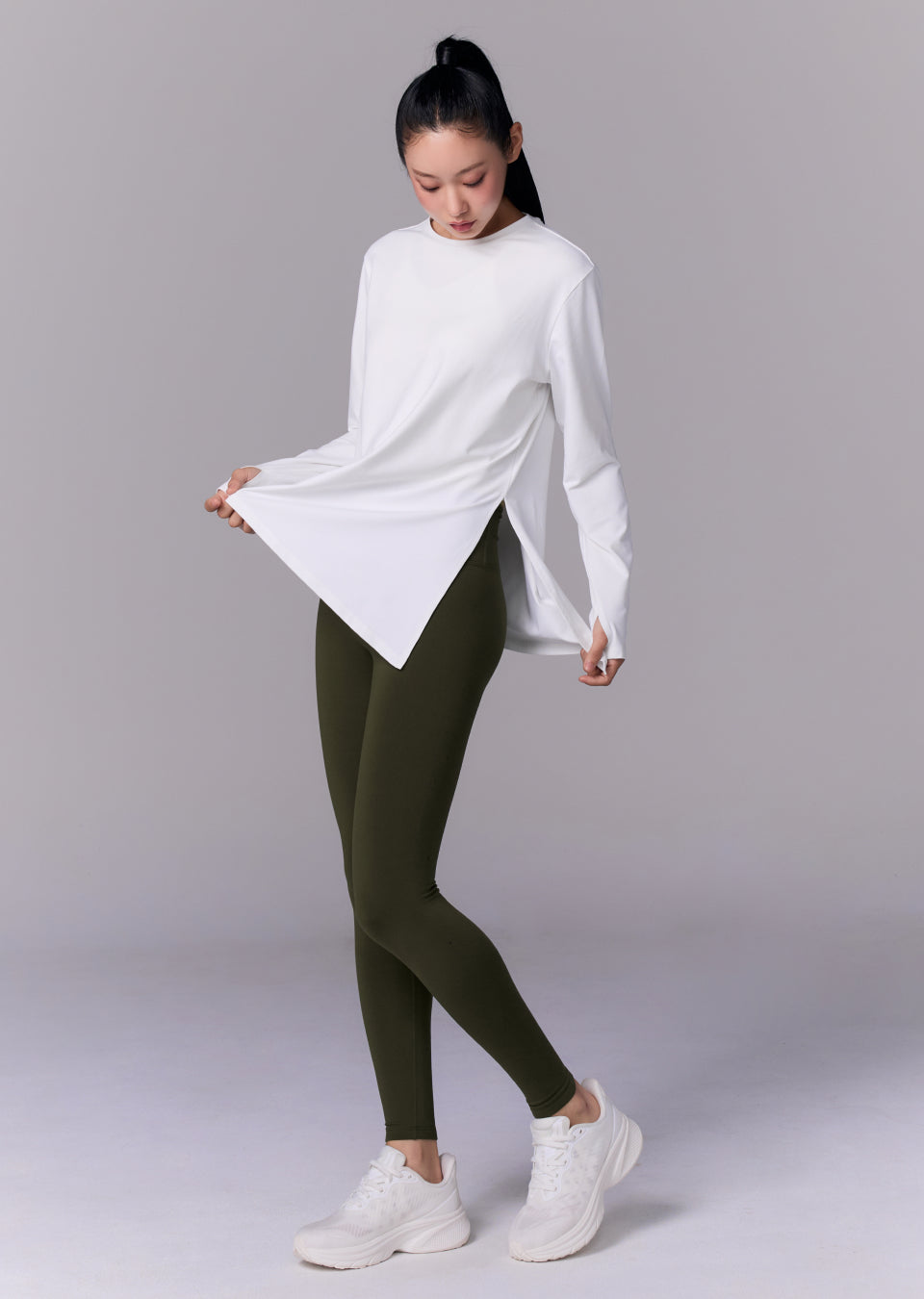Peach-like One-Slit Loose Fit Long Sleeve