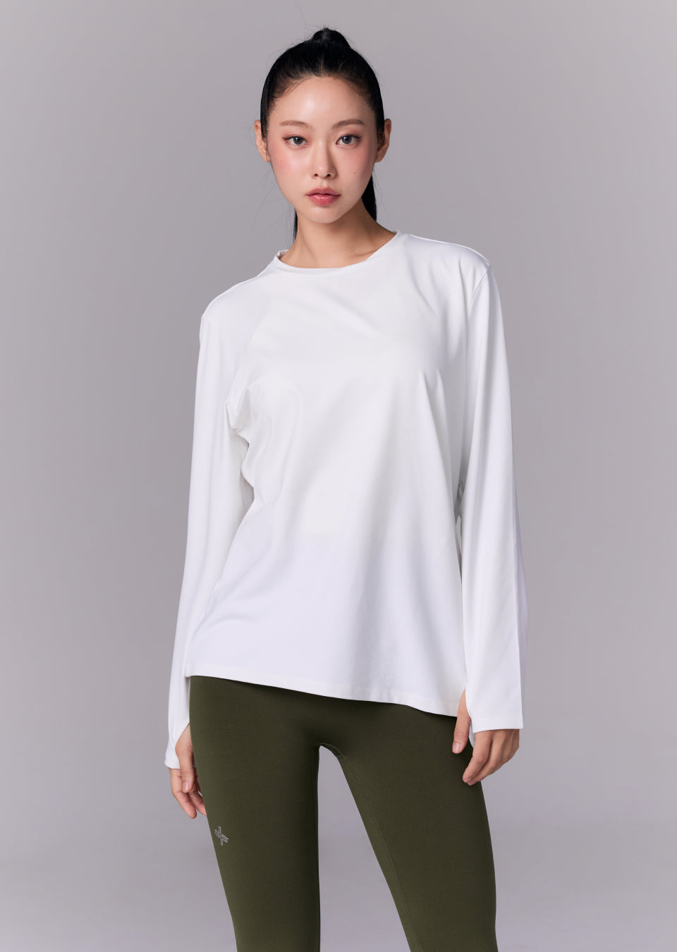 Peach-like One-Slit Loose Fit Long Sleeve