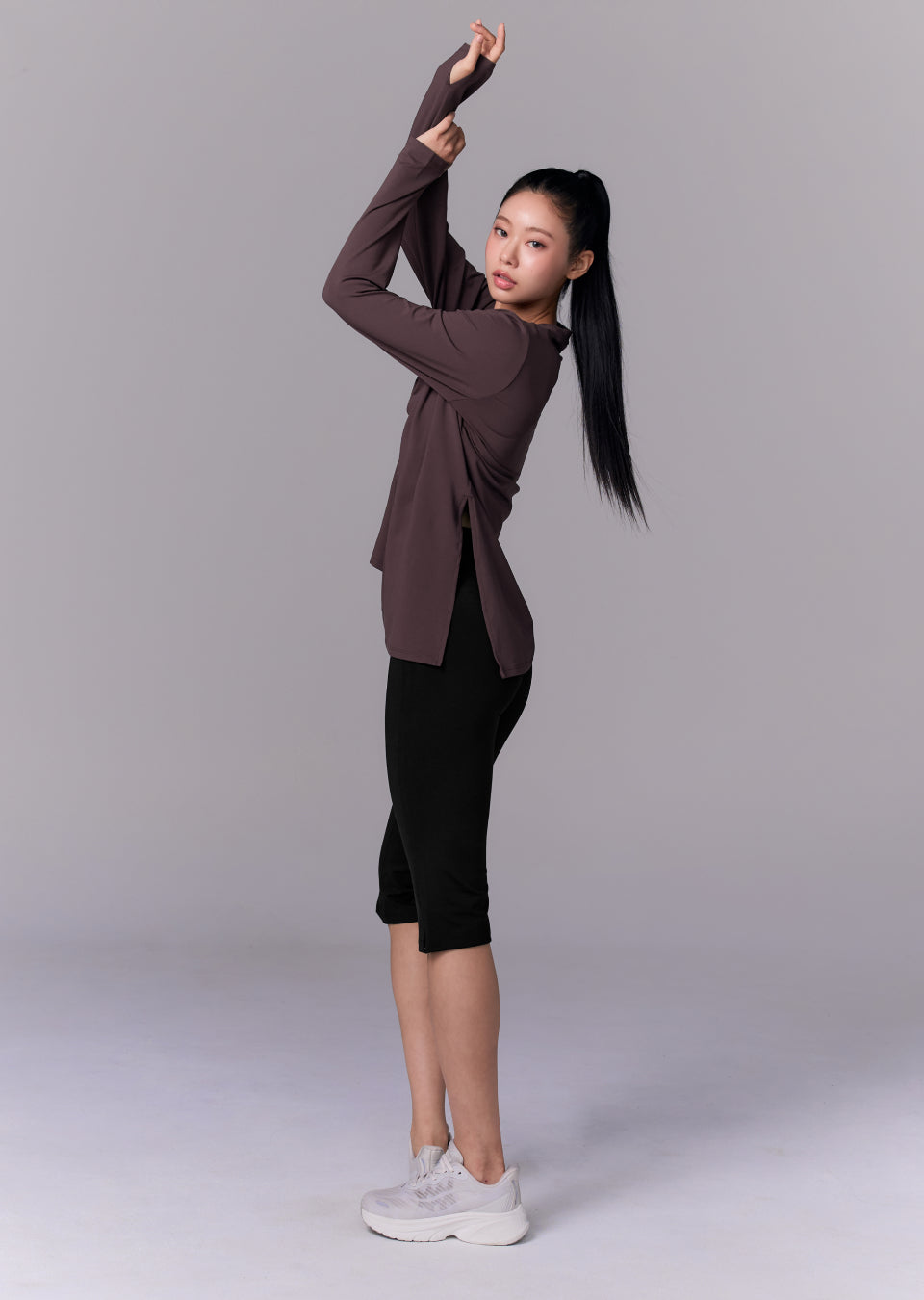 Peach-like One-Slit Loose Fit Long Sleeve