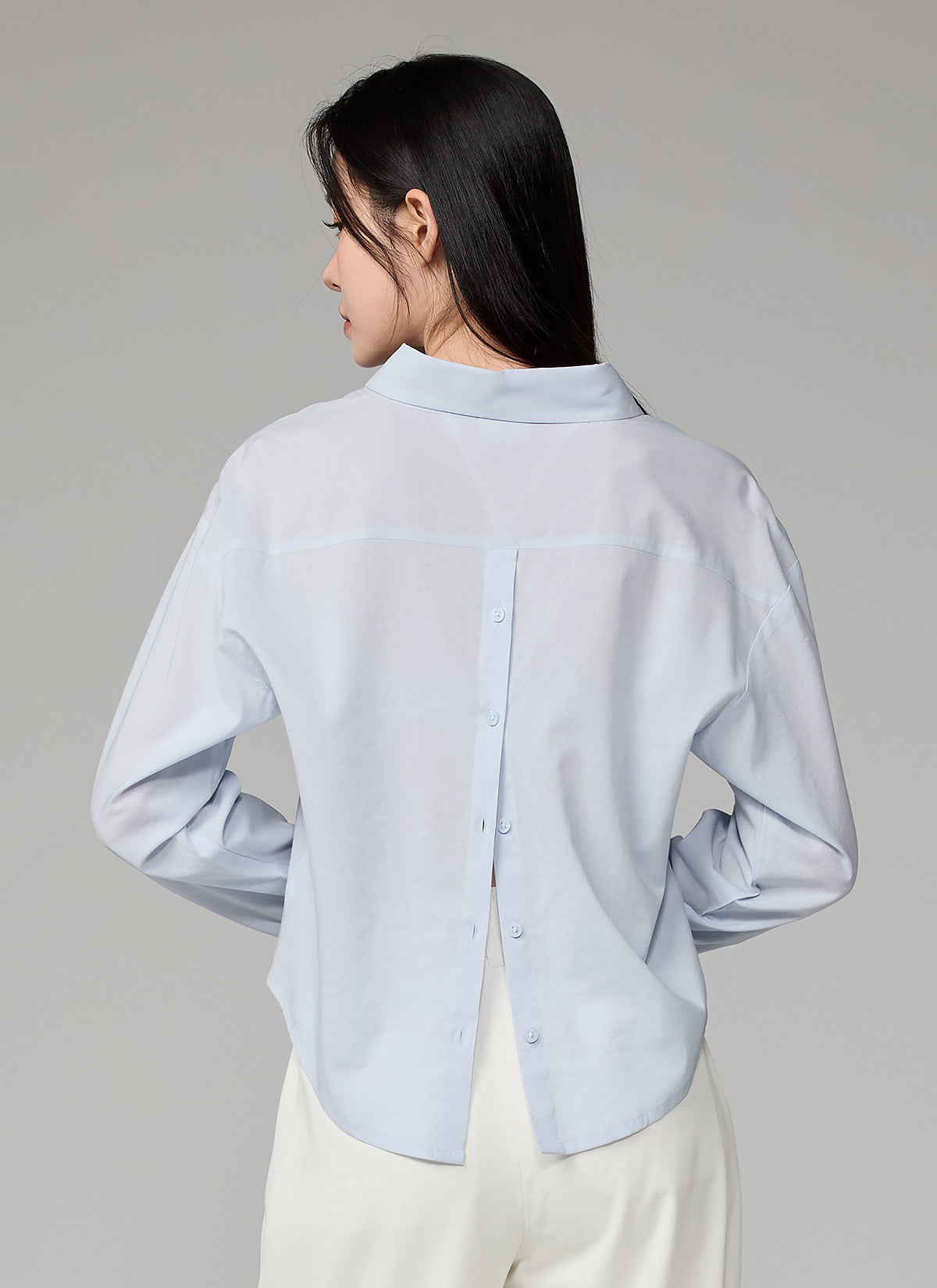 Lightweight Back-Button Crop Shirt