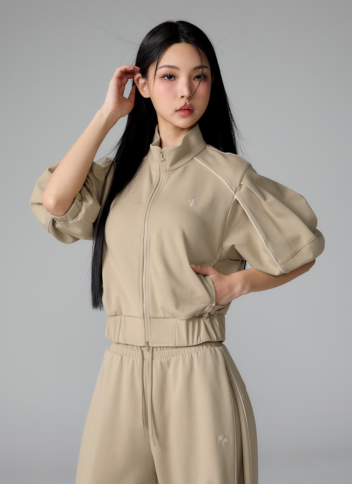 Piping High Neck Zip-up Jacket