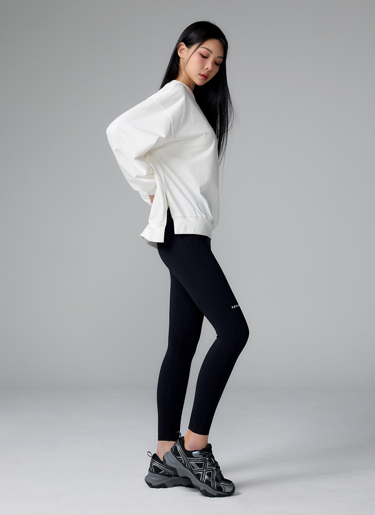 Soft Side Slit Sports Sweatshirt