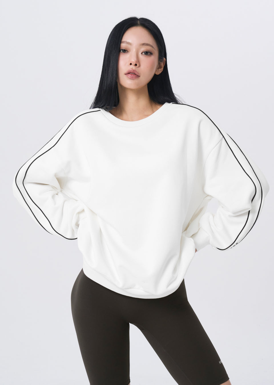 Softree Oversized Piping Contrast Sweatshirt