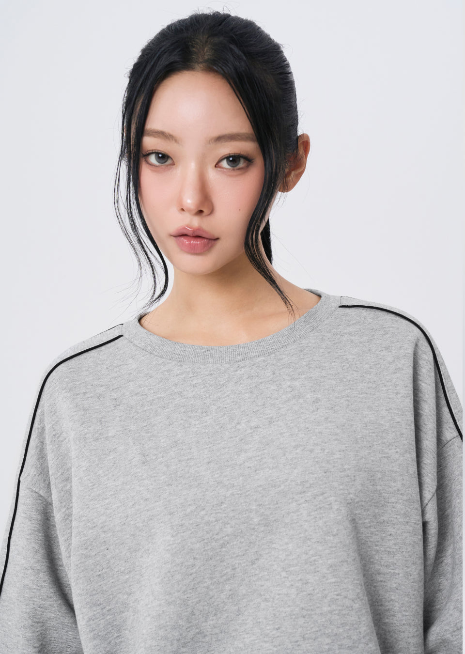 Softree Oversized Piping Contrast Sweatshirt