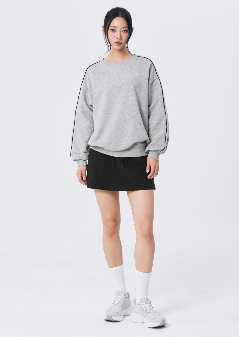 Softree Oversized Piping Contrast Sweatshirt