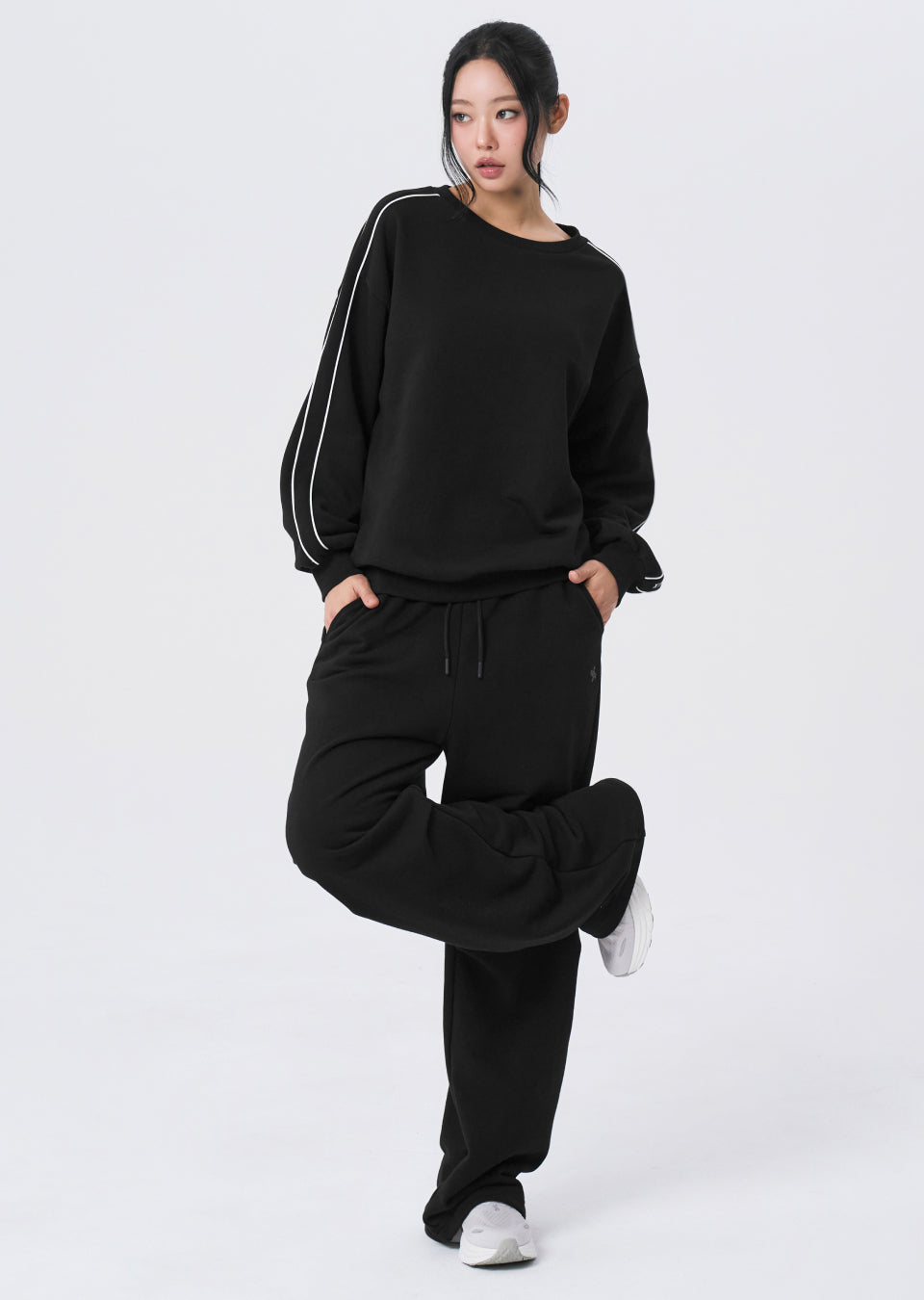 Softree Oversized Piping Contrast Sweatshirt