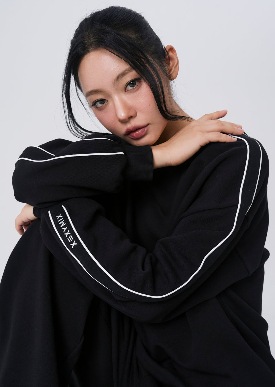 Softree Oversized Piping Contrast Sweatshirt