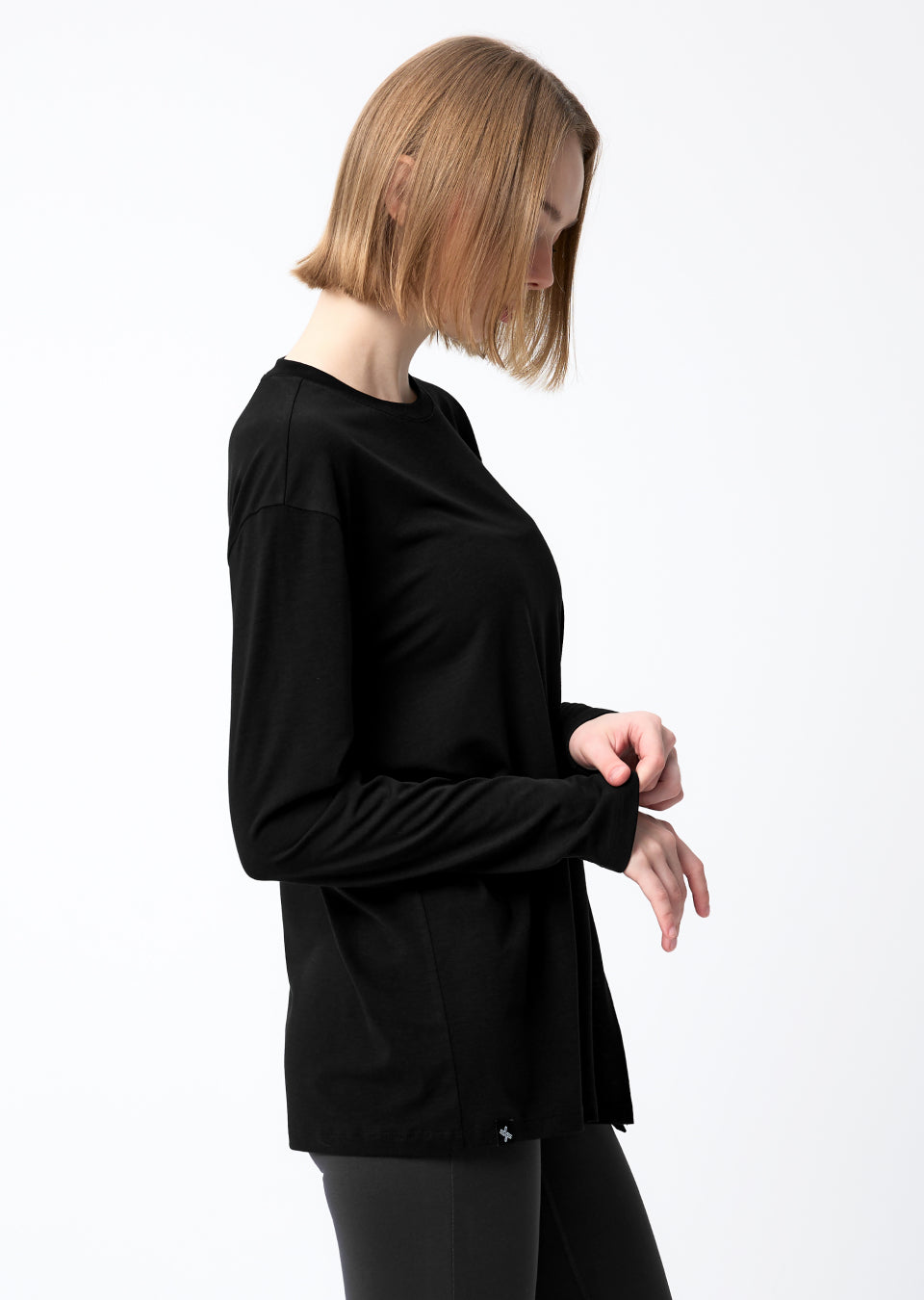 Loose One-Slit Long Sleeve