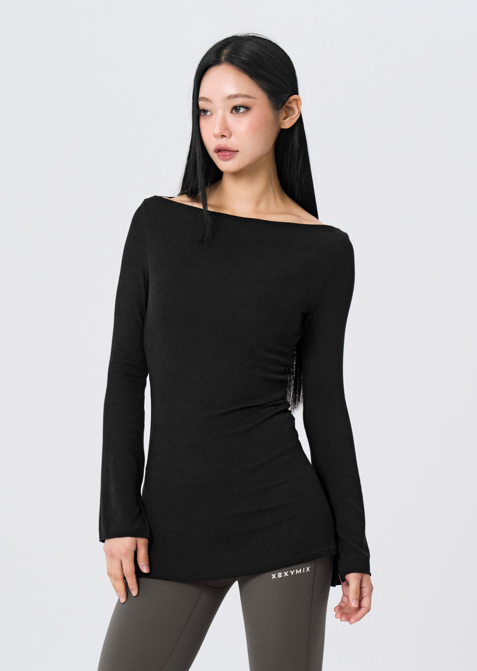 [Go Youn-Jung's Outfit] Ribbed Off-shoulder One-Slit Long Sleeve