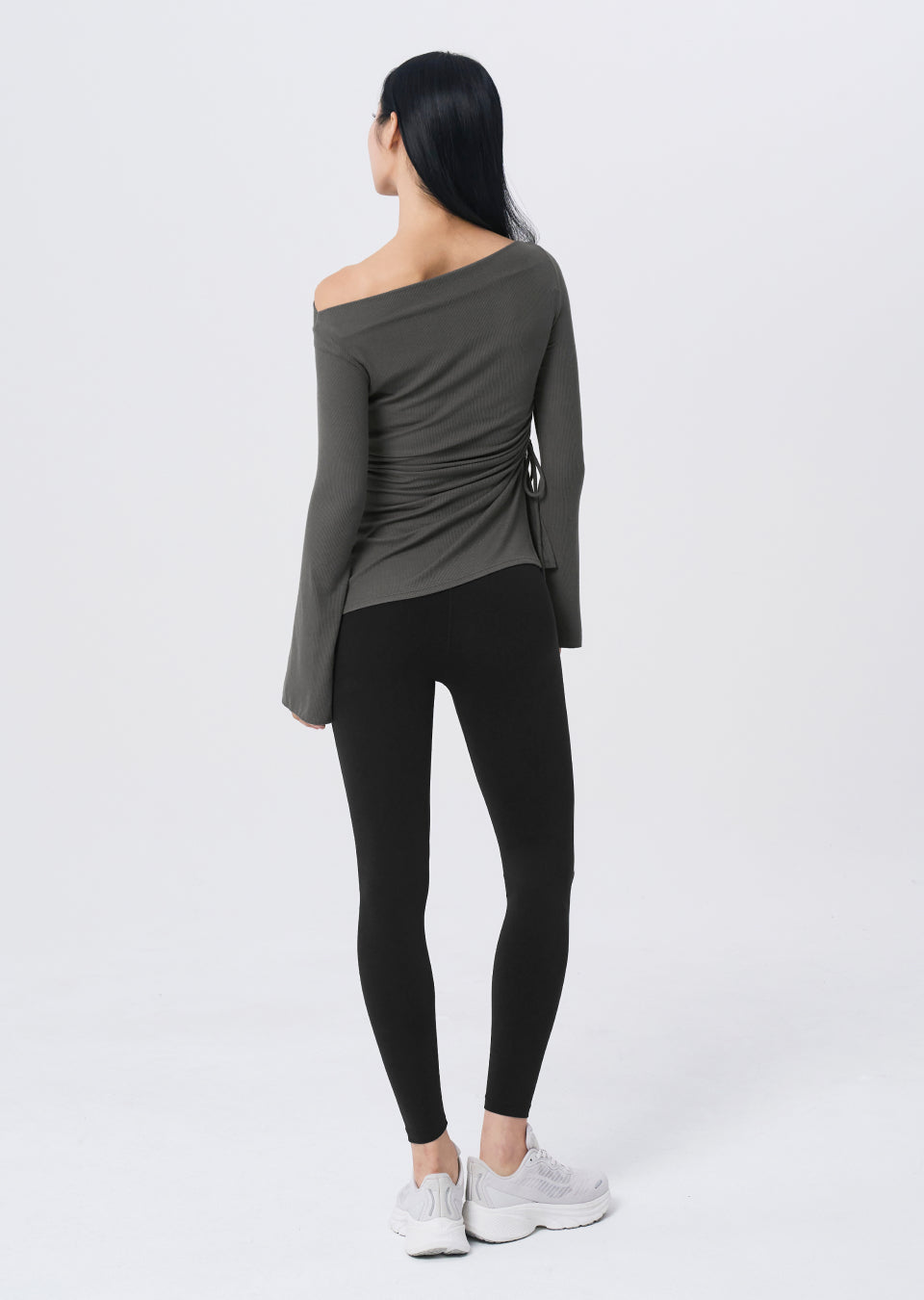 [Go Youn-Jung's Outfit] Ribbed Off-shoulder One-Slit Long Sleeve
