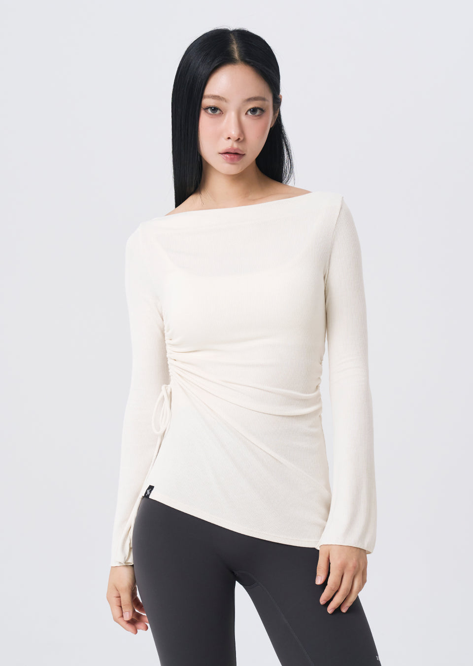 [Go Youn-Jung's Outfit] Ribbed Off-shoulder One-Slit Long Sleeve