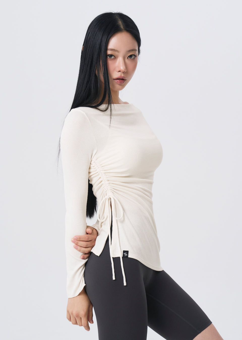 [Go Youn-Jung's Outfit] Ribbed Off-shoulder One-Slit Long Sleeve