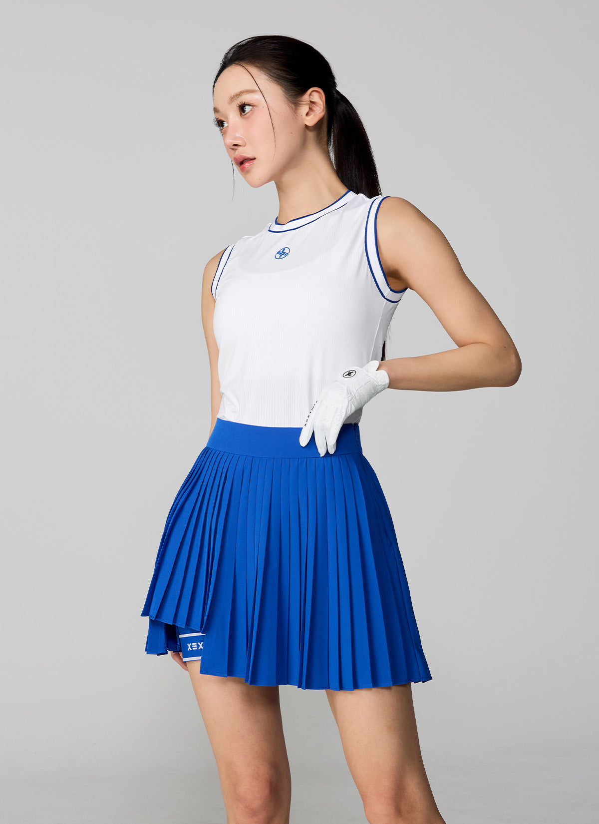 Unbalanced Logo Point Pleats Skirt