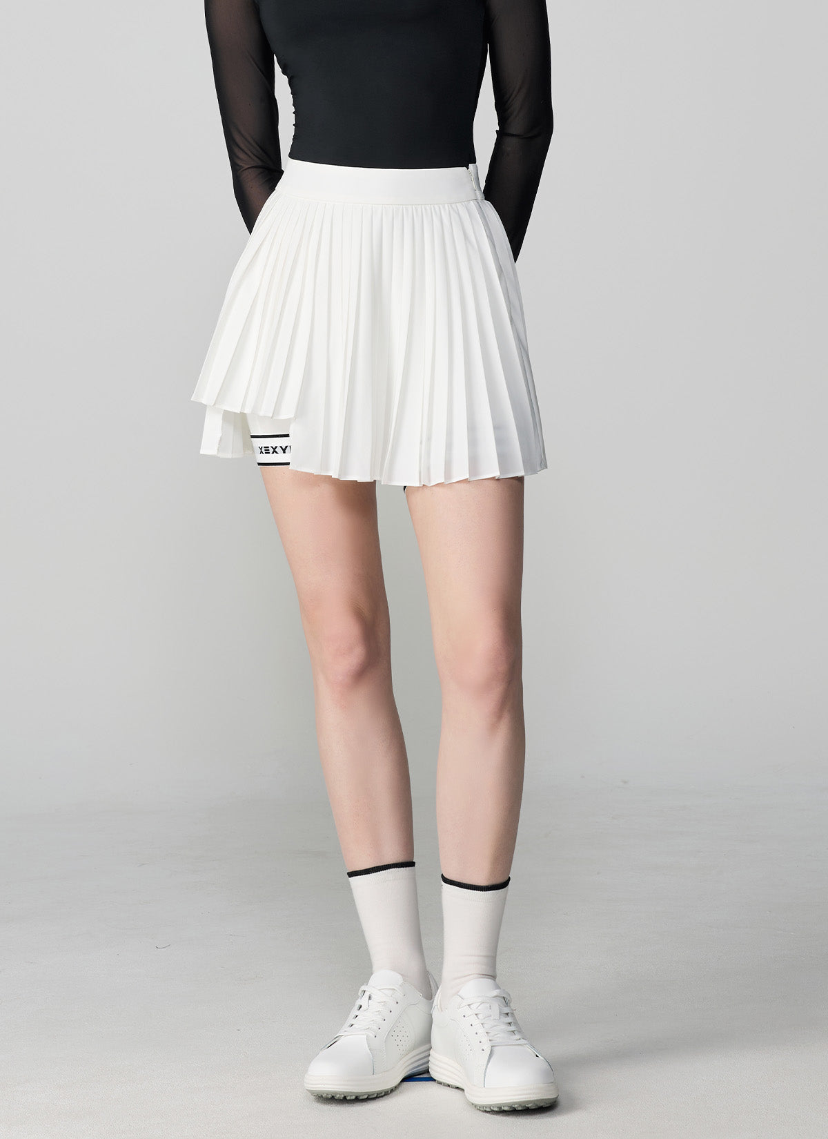 Unbalanced Logo Point Pleats Skirt