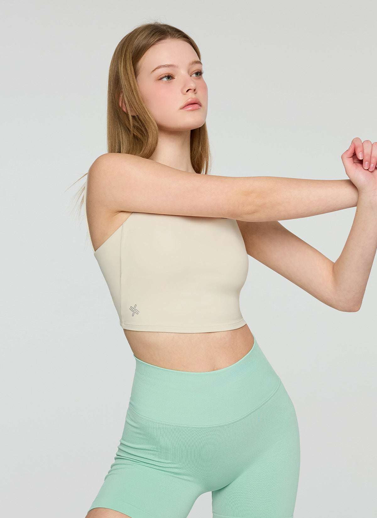 Black Label Signature Power Rise Back Twist Crop Top