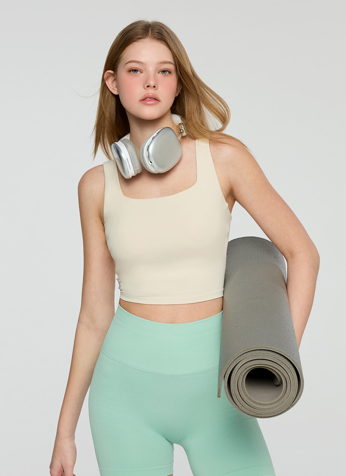 Black Label Signature Power Rise Back Twist Crop Top