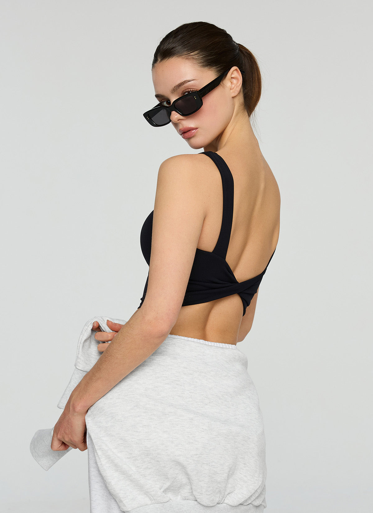 Black Label Signature Power Rise Back Twist Crop Top