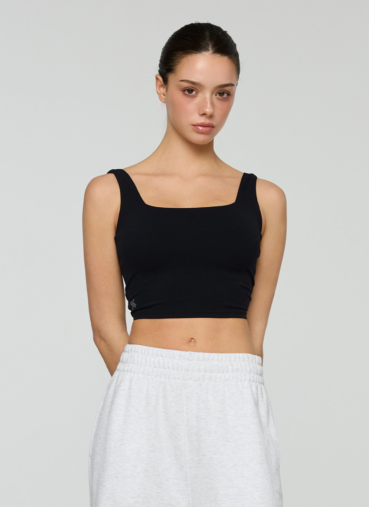 Black Label Signature Power Rise Back Twist Crop Top