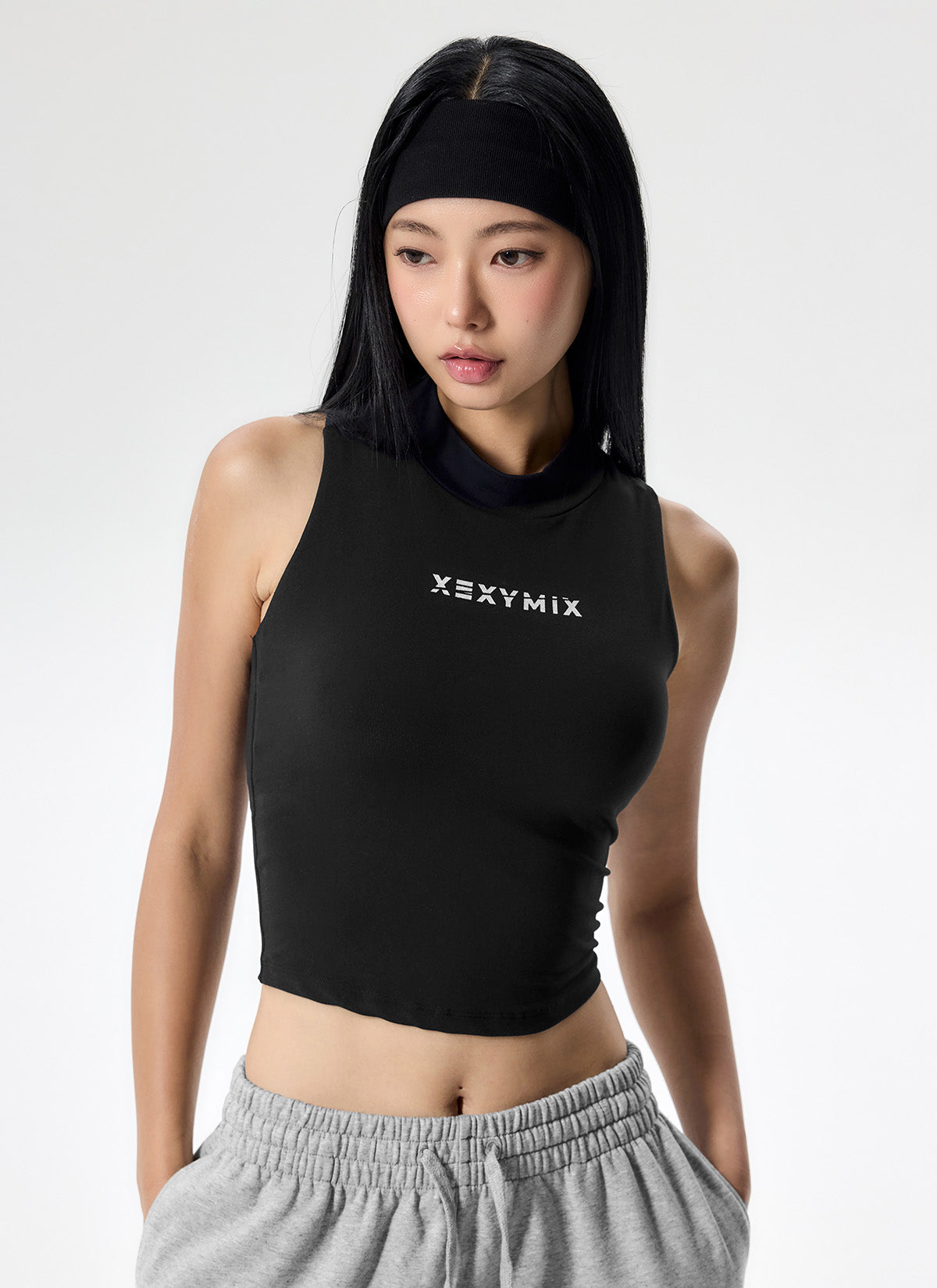 Mock Neck Logo Point Crop Top
