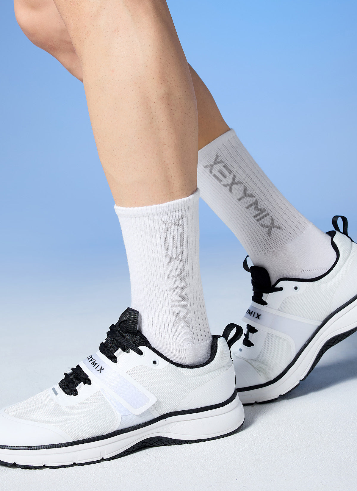 [Go Youn-Jung's Outfit] Lettering Logo Crew Socks