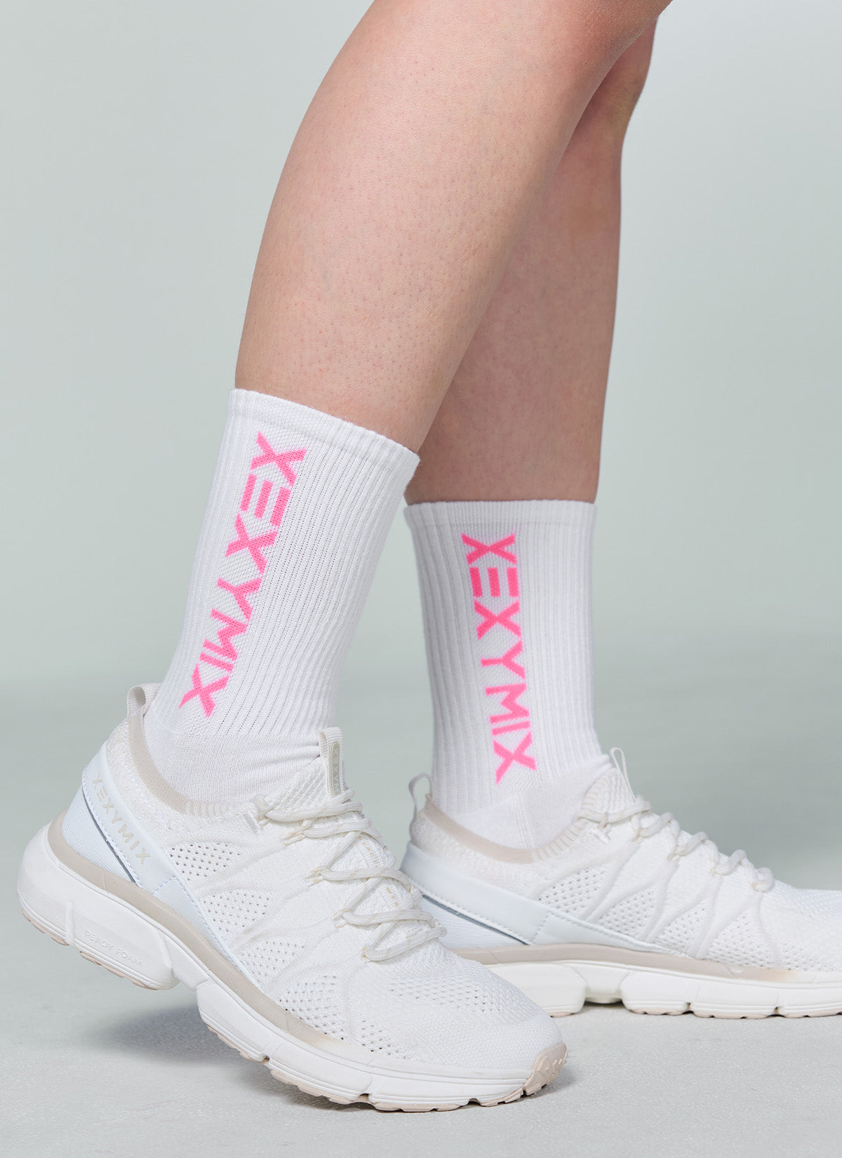 [Go Youn-Jung's Outfit] Lettering Logo Crew Socks