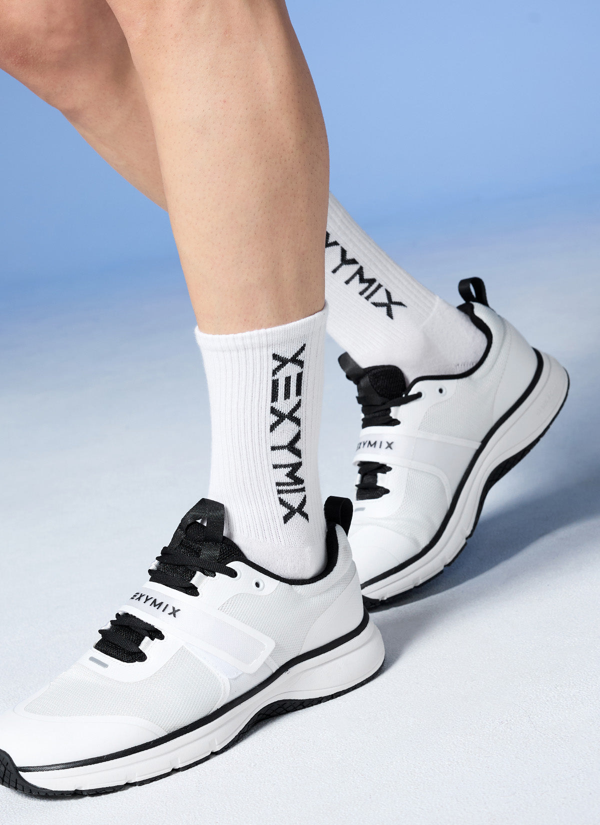 [Go Youn-Jung's Outfit] Lettering Logo Crew Socks