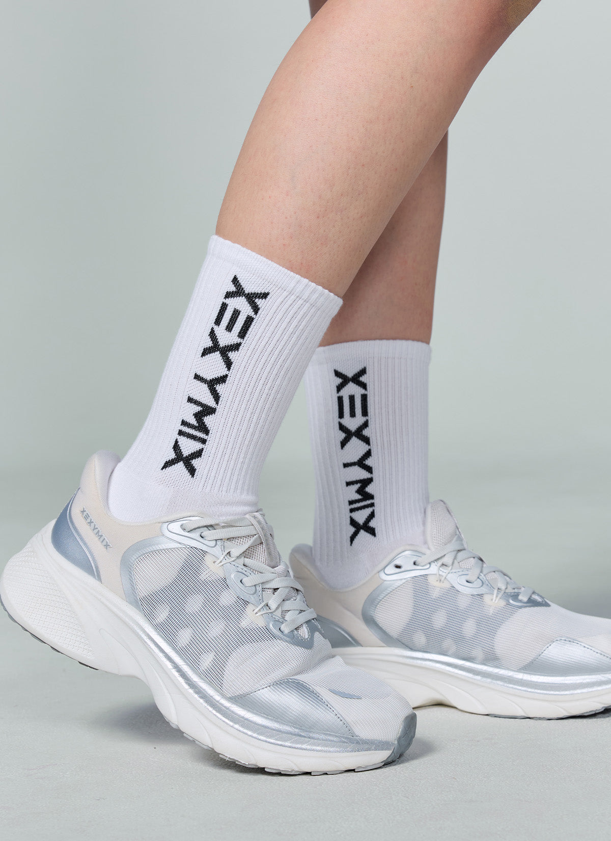 [Go Youn-Jung's Outfit] Lettering Logo Crew Socks