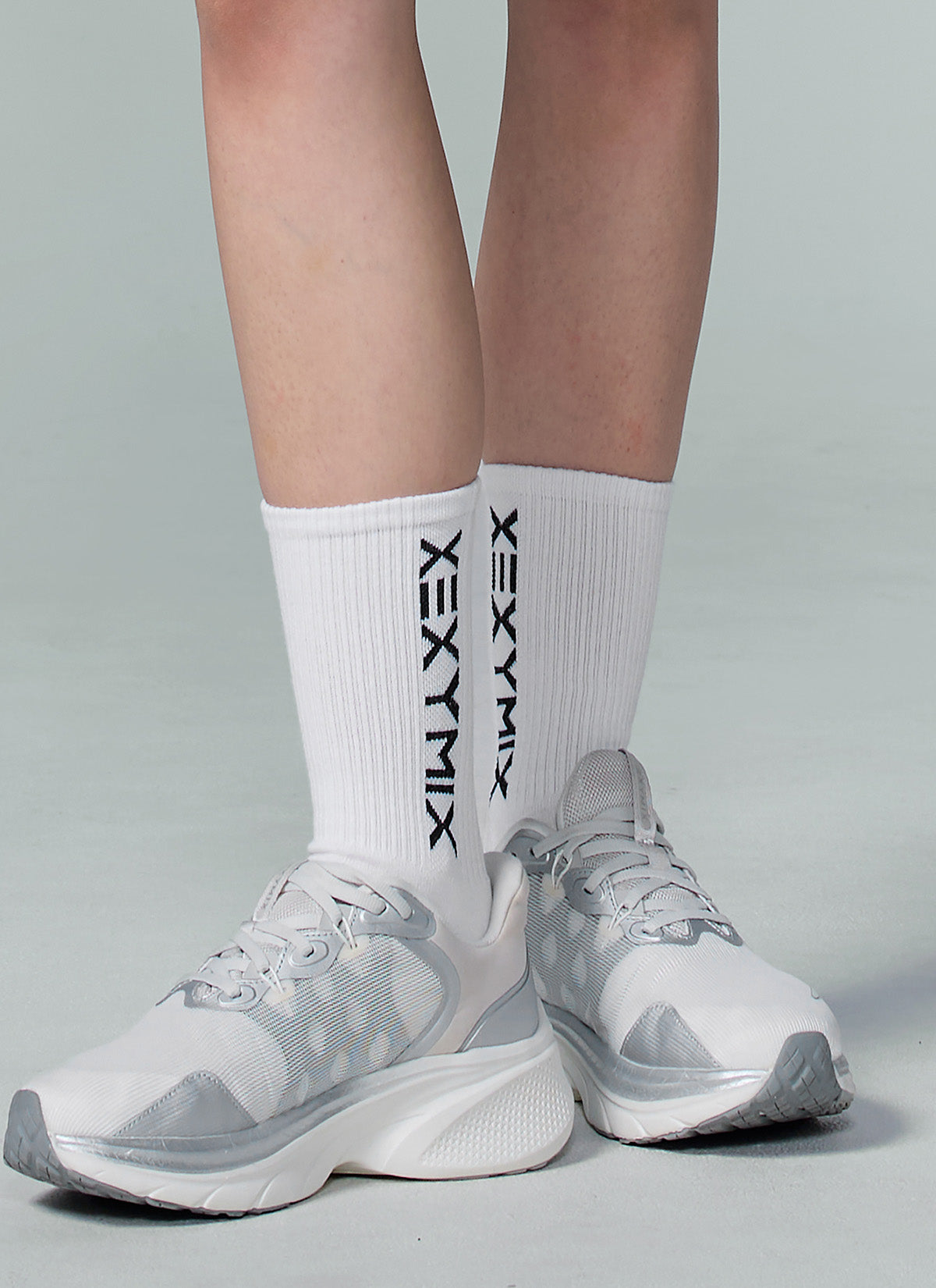 [Go Youn-Jung's Outfit] Lettering Logo Crew Socks