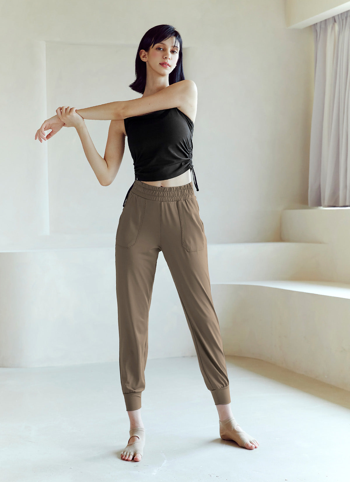 Medium Feather In-Band Jogger Pants