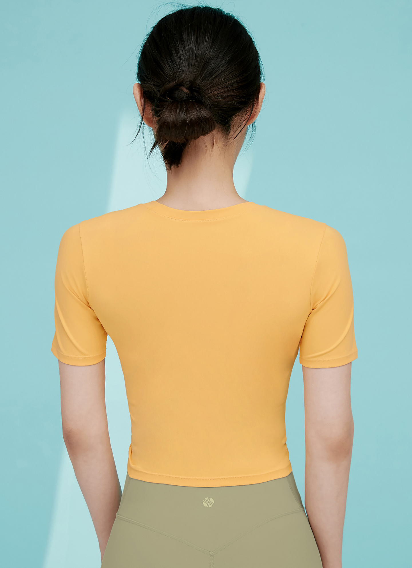 Fresh Feather Twist Crop Short Sleeve