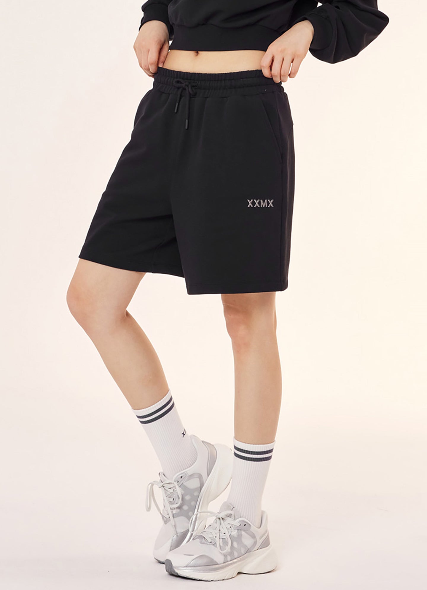 252527_Black