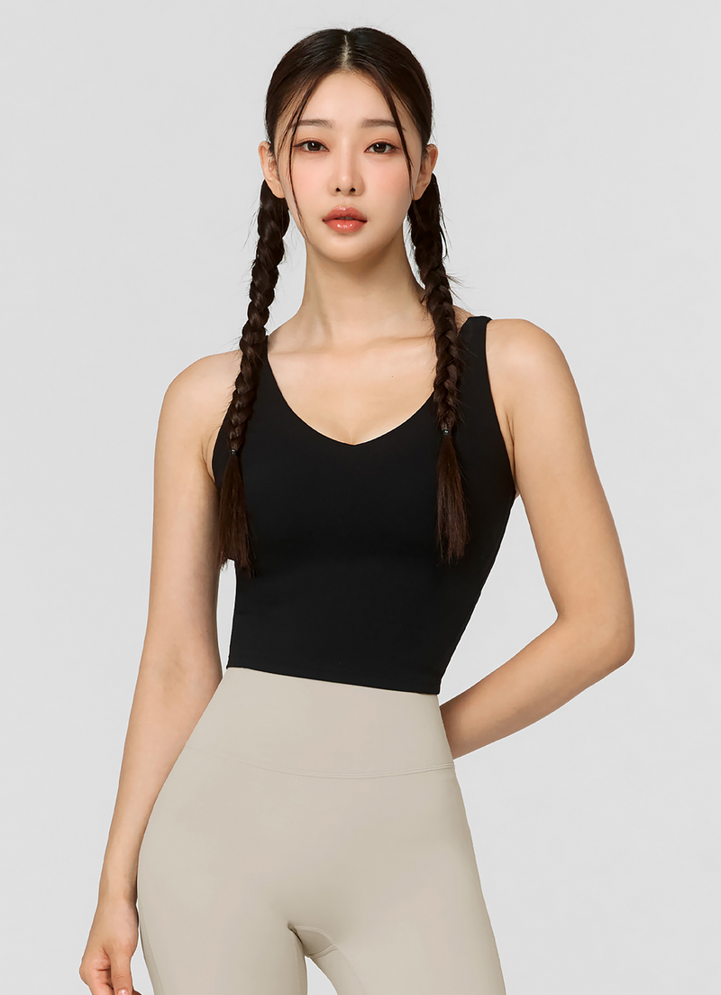 Black Label Signature Breathe V-Neck Crop Top in Black