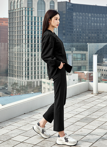 242424_Black