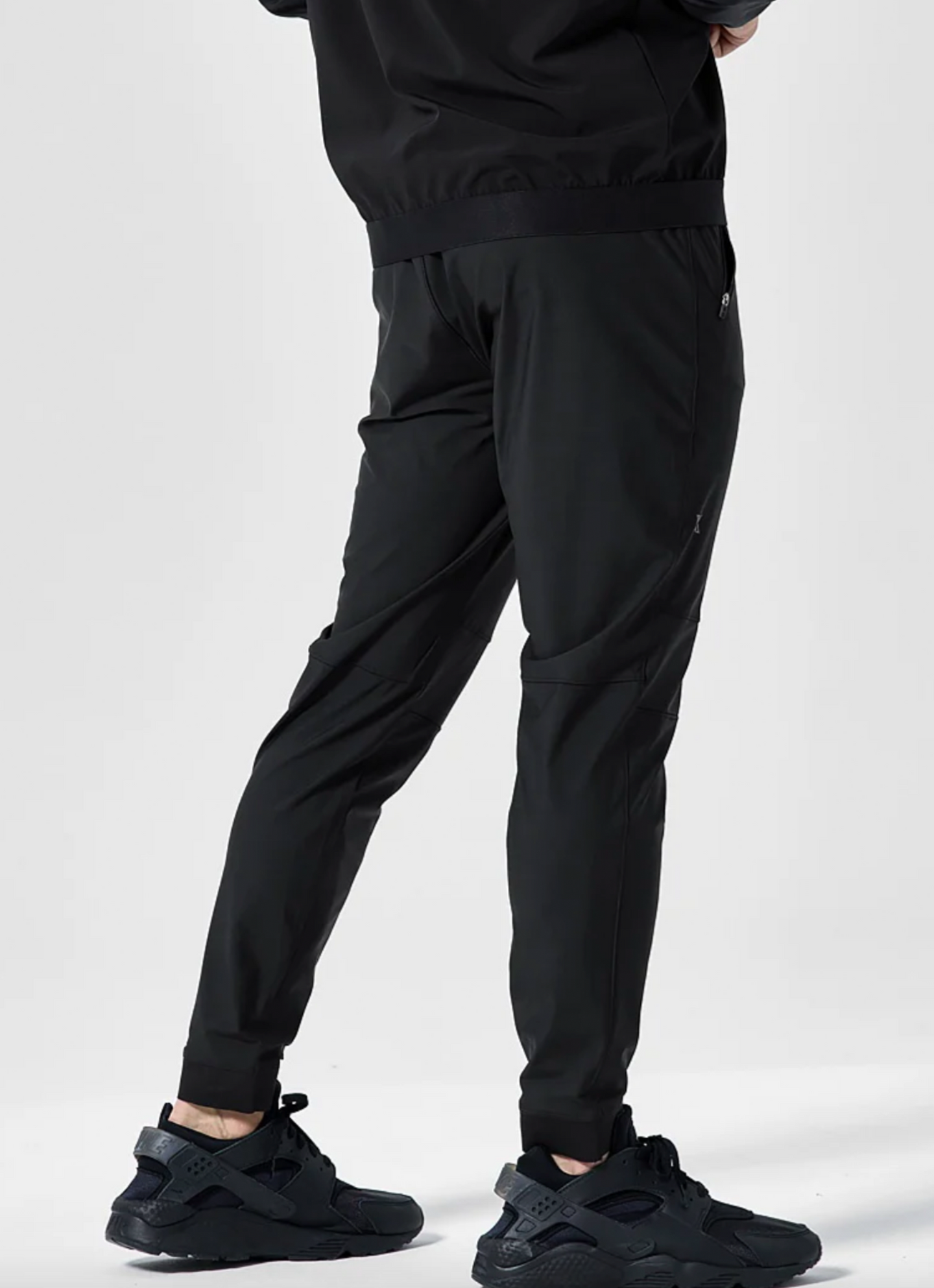 131313_Black