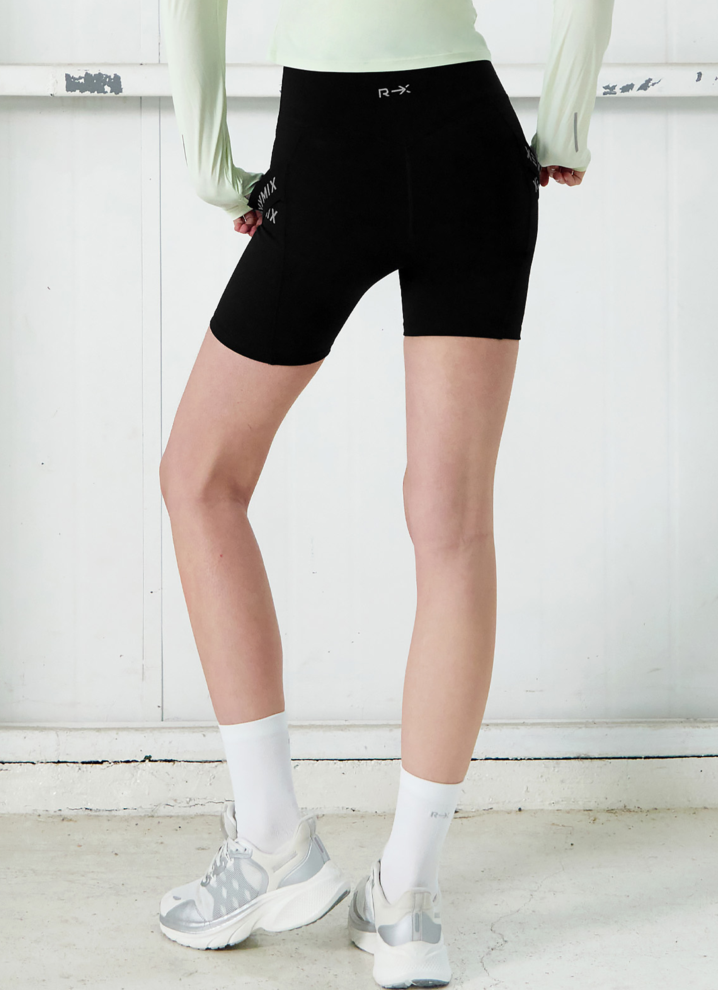 060606_Black
