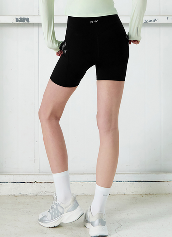 060606_Black