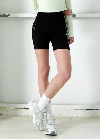 060606_Black