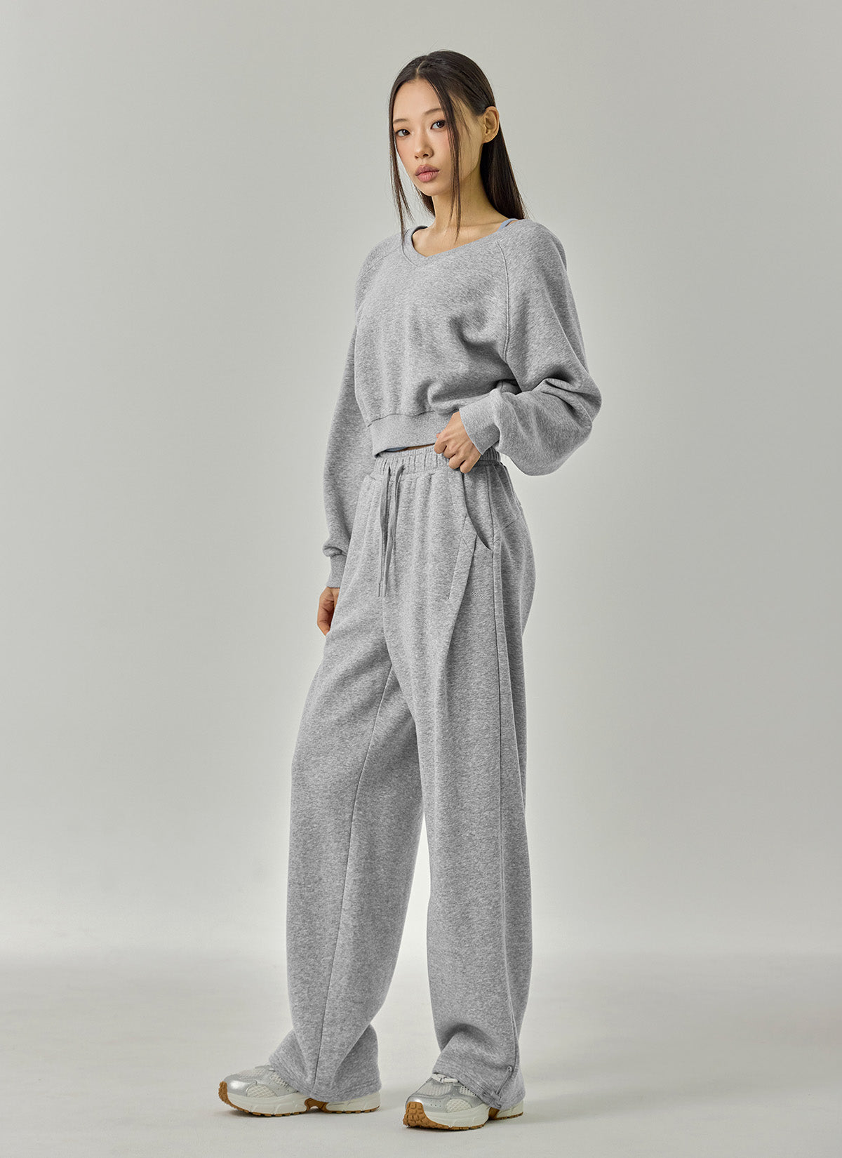 Softly Napping V-neck Crop Swear Shirts