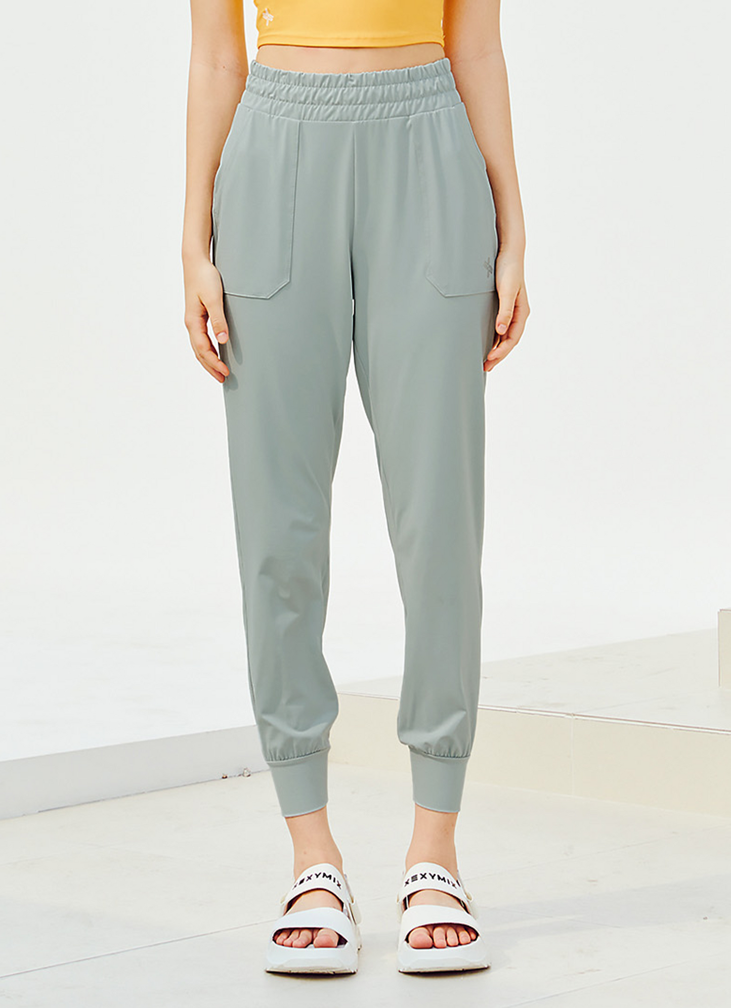 Medium Feather In-Band Jogger Pants