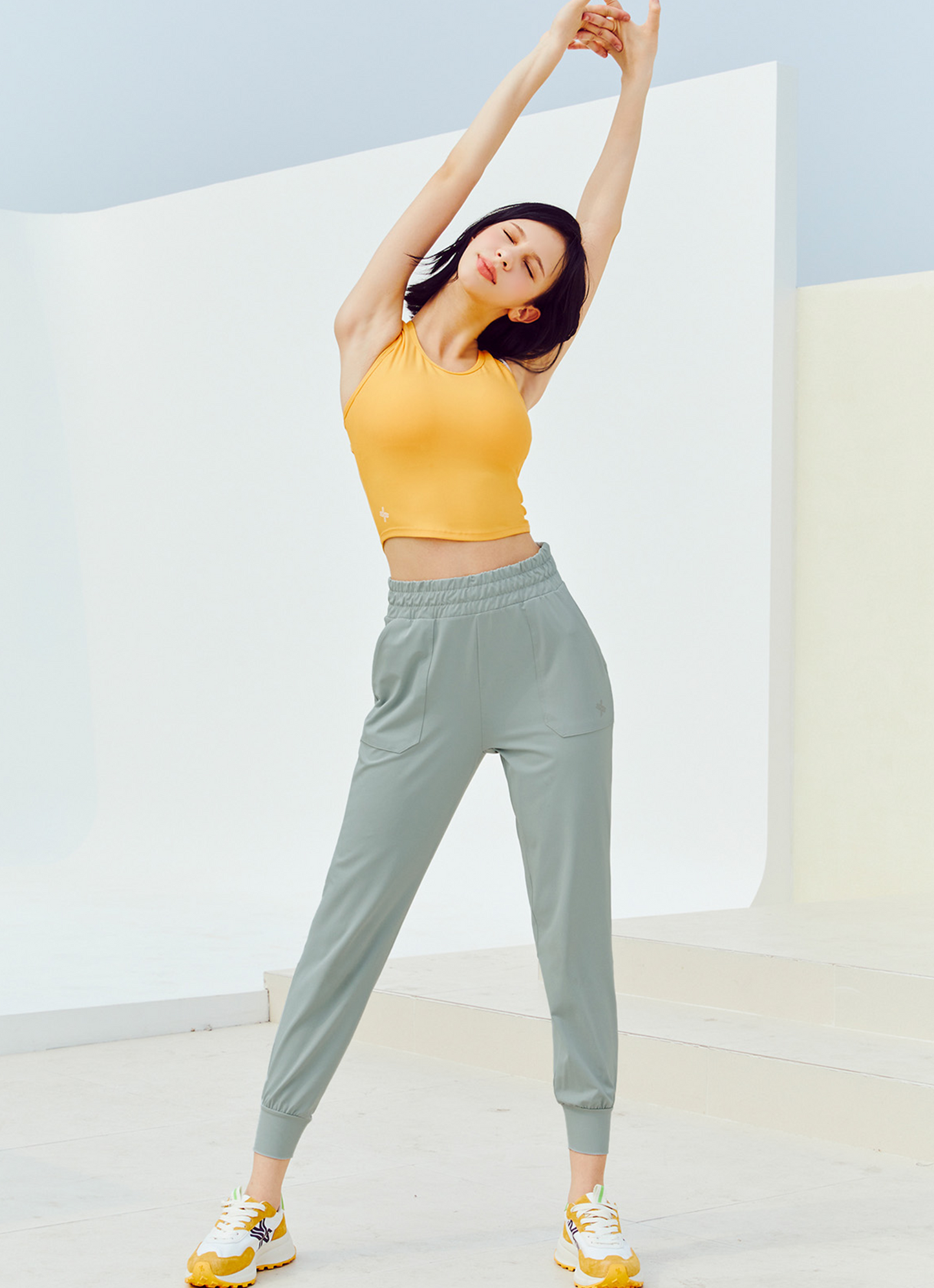 Medium Feather In-Band Jogger Pants