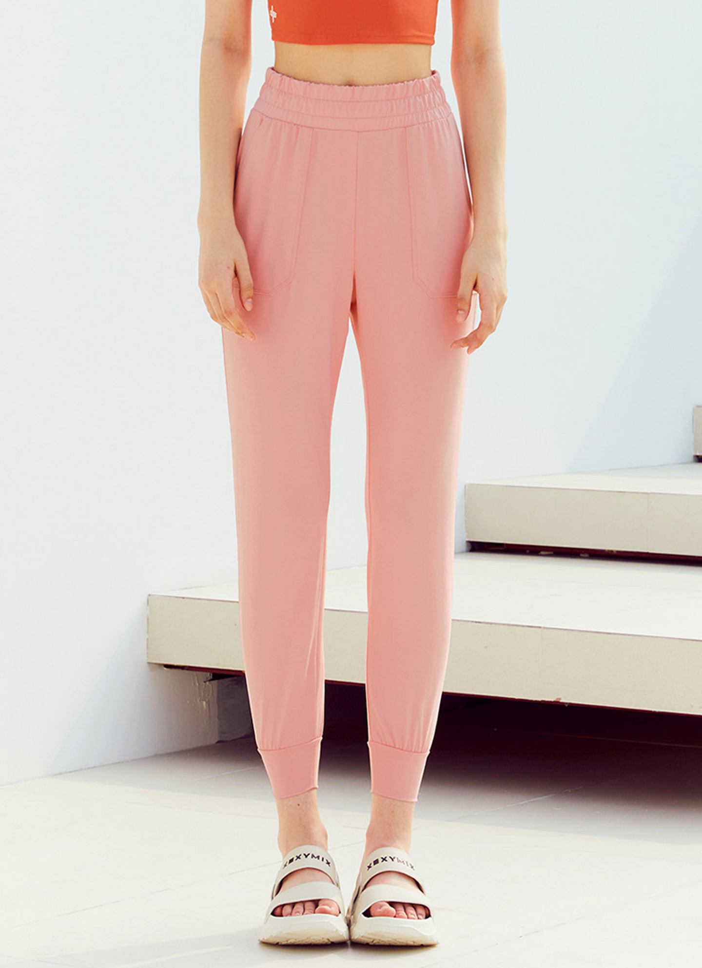 Medium Feather In-Band Jogger Pants