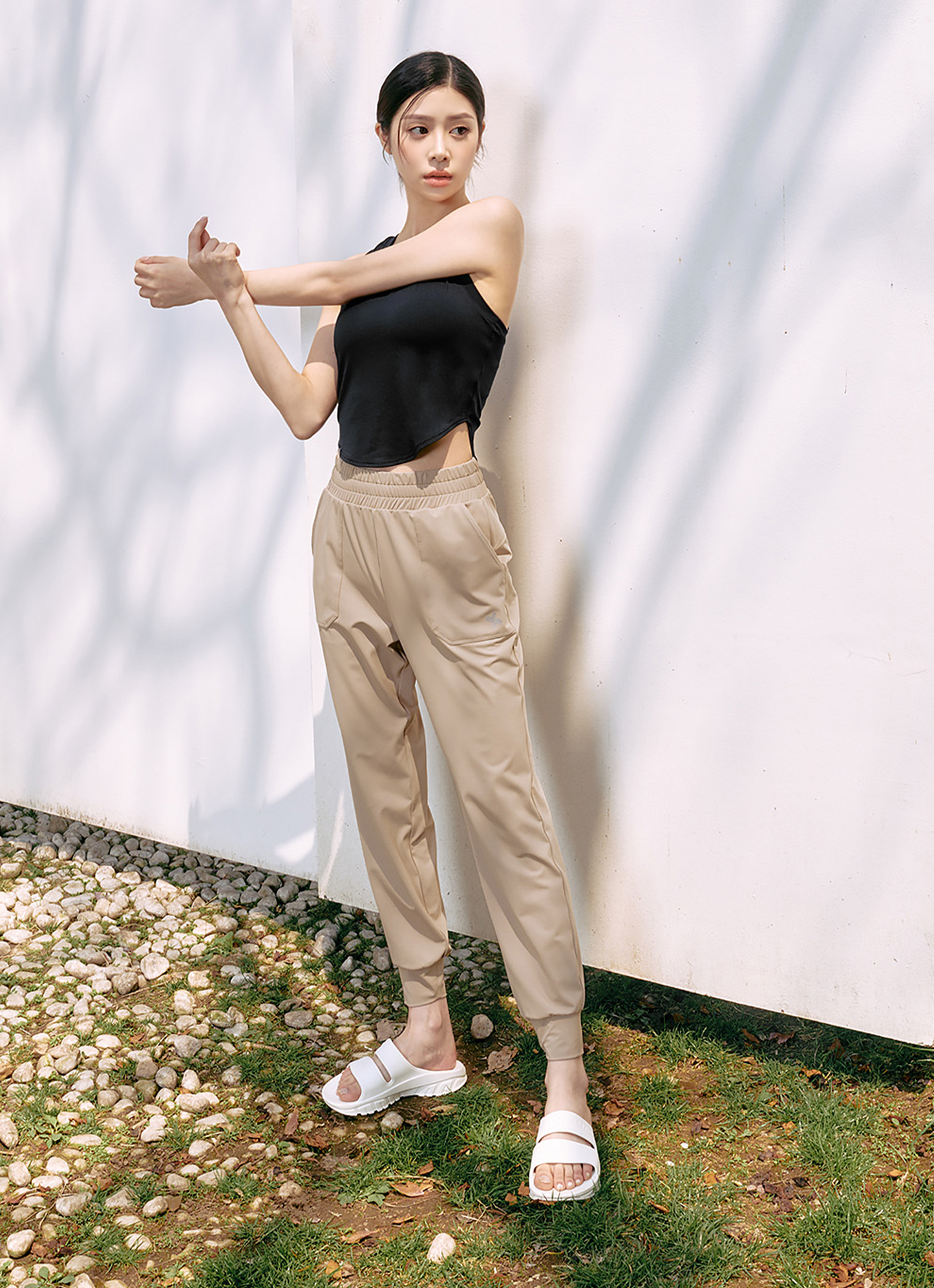 Medium Feather In-Band Jogger Pants