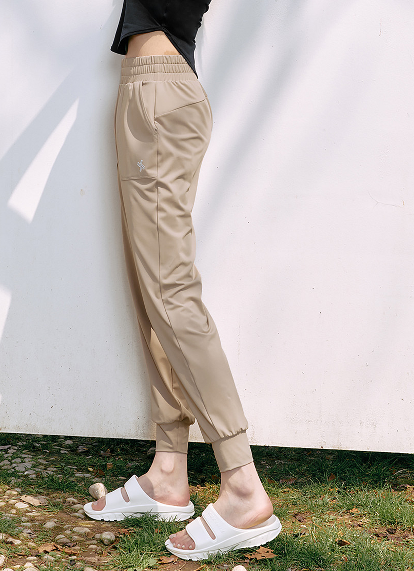 Medium Feather In-Band Jogger Pants