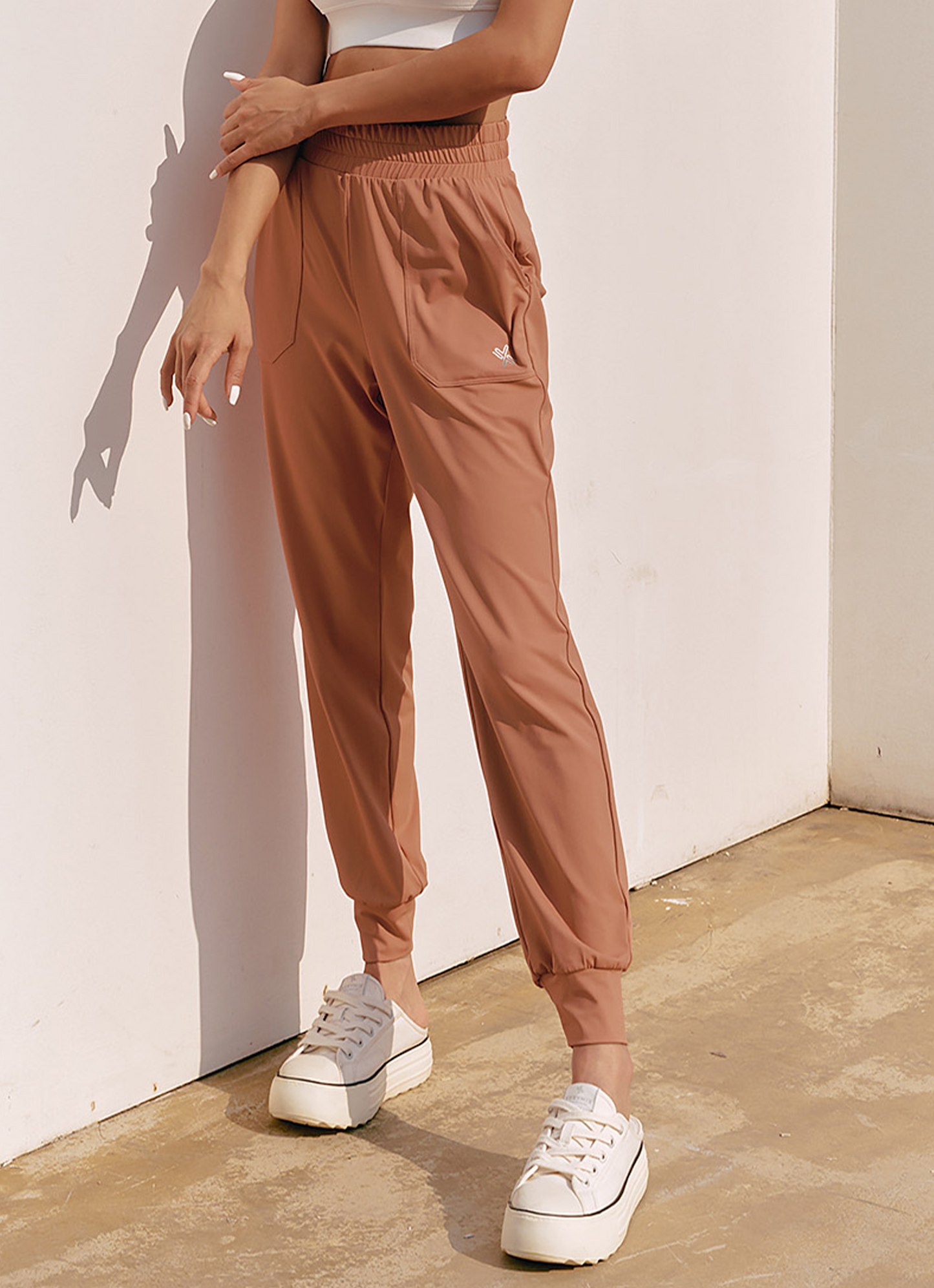 Medium Feather In-Band Jogger Pants